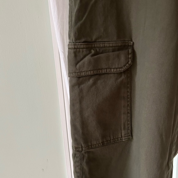 Universal Thread - Picture 3 of 6